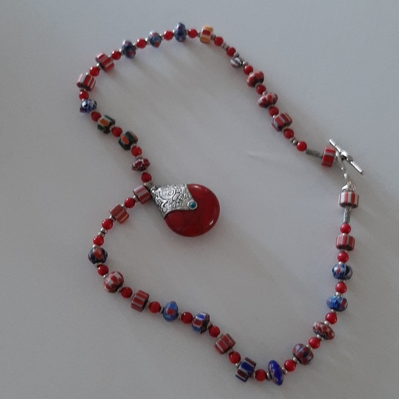 Ethnic red bearded necklace - Picture 1 of 4